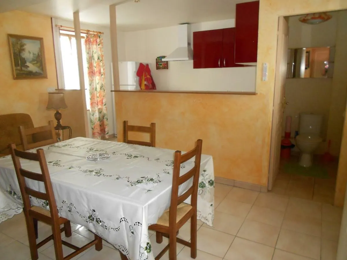 Gite La Lieutenance Holiday home Saint-Pourcain-sur-Sioule